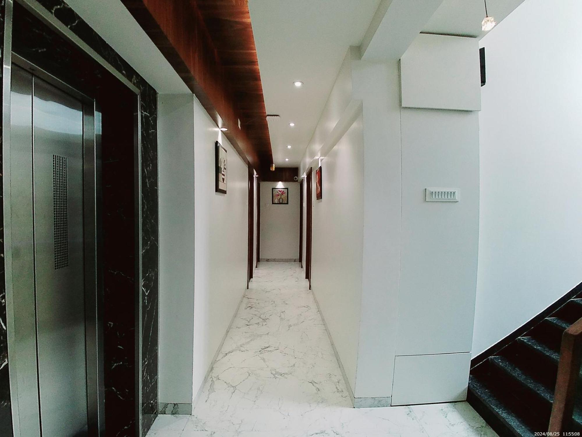 Hotel Sai Pratik, Newly Built Up, Complimentary Shuttle To The Temple Shirdi Exterior photo